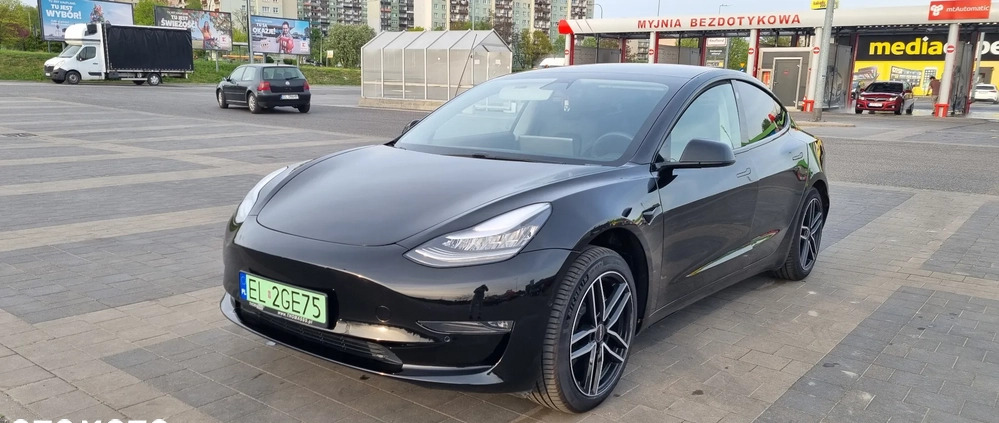 Tesla Model 3 cena 90000 przebieg: 83400, rok produkcji 2019 z Łódź małe 667